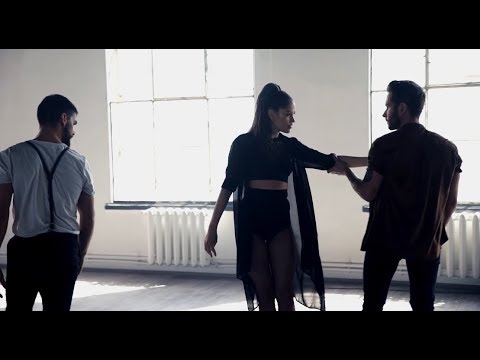 JO feat Randi Ma intreaba inima Official Video by Famous Production