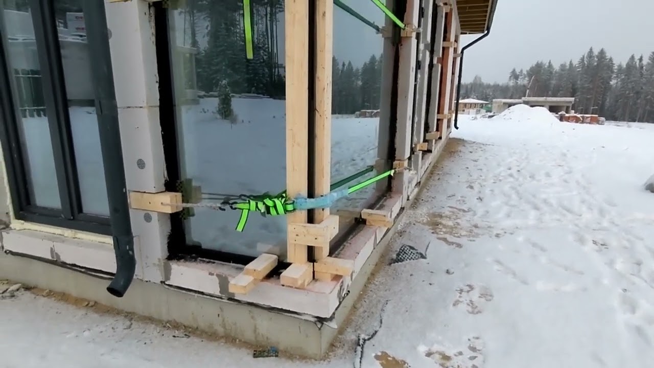 Безрамное остекление в газоблок. Ленобласть декабрь 2025