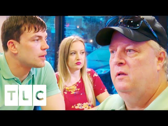 Andrei Meets Elizabeth's Family For The First Time! | 90 Day Fiancé class=