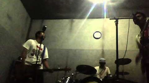 DownSyndrome Ft Cracked Johnnie Band-Tlah Pergi.avi