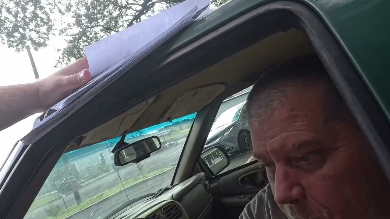 Мужчина арестован за попытку привести девушку в номер мотеля, пока его жена работала в Форт-Джиди...