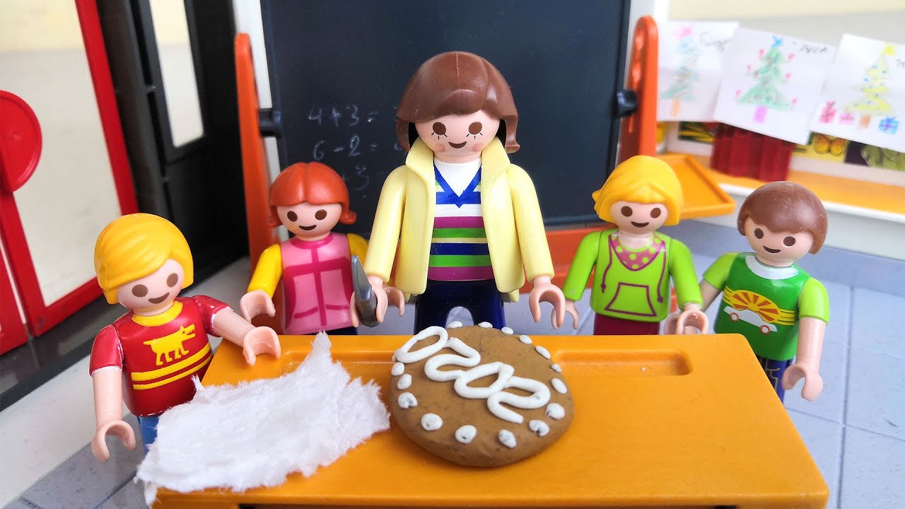 Ο Παντελής και οι συμμαθητές του κόβουν βασιλόπιτα! ✨Playmobil - Τα παιδία παίζει