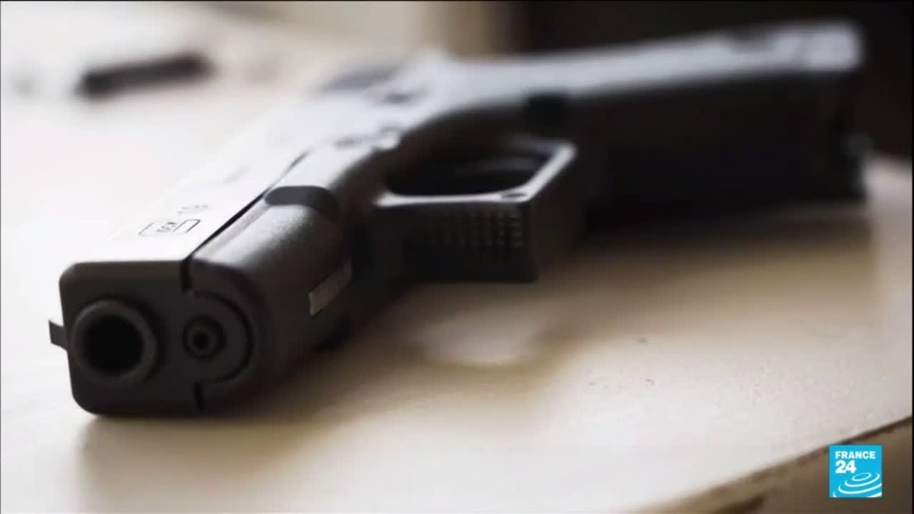 Etats Unis Au Texas Le Port D Armes A Feu Desormais Autorise En Public Et Sans Permis Youtube