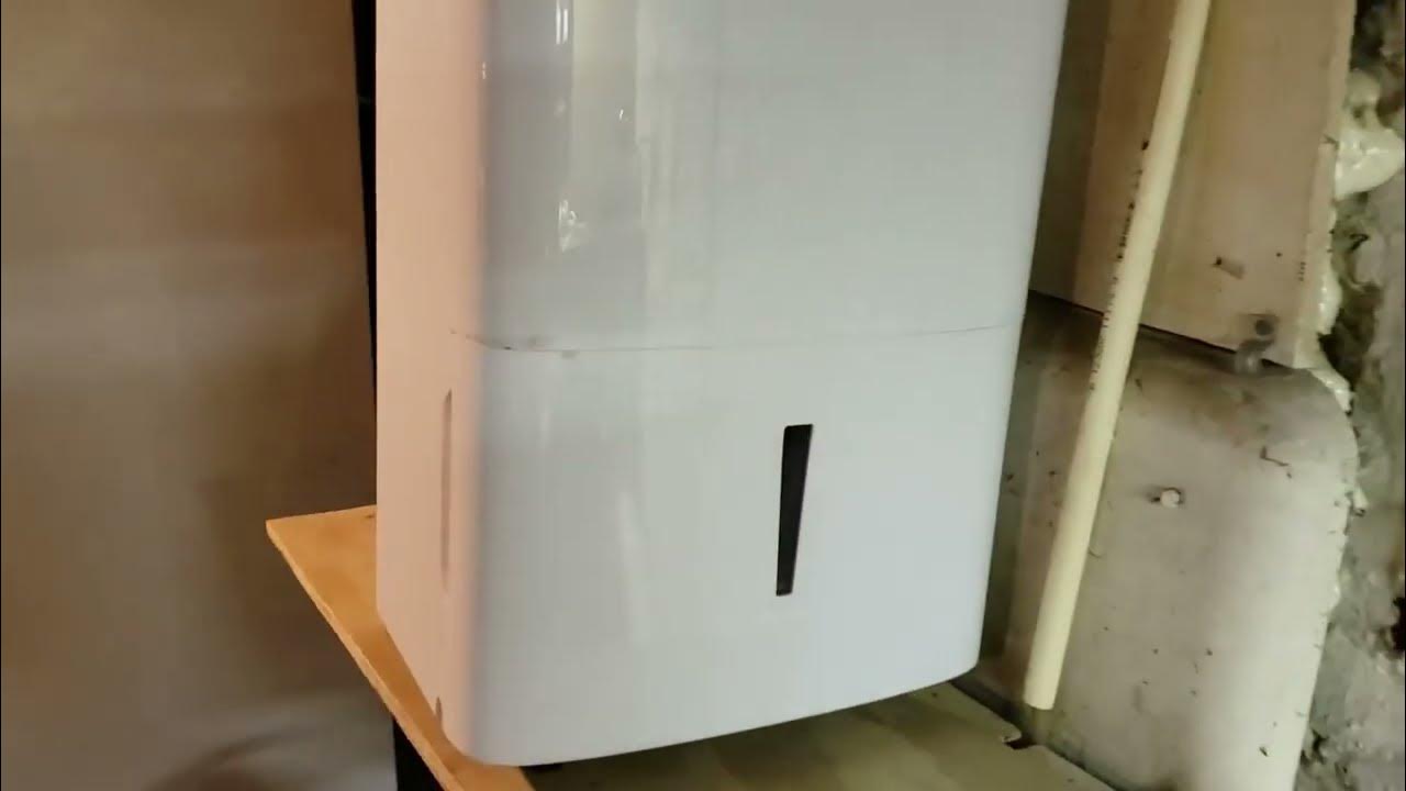 Frigidaire FFAD3533W1 Dehumidifier, Moderate Humidity 35 Pint Capacity