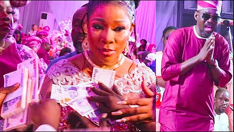 See How They Shower Bundles Of Money On Kemi Korede, Iya No Network Dance To Pasuma's Performance