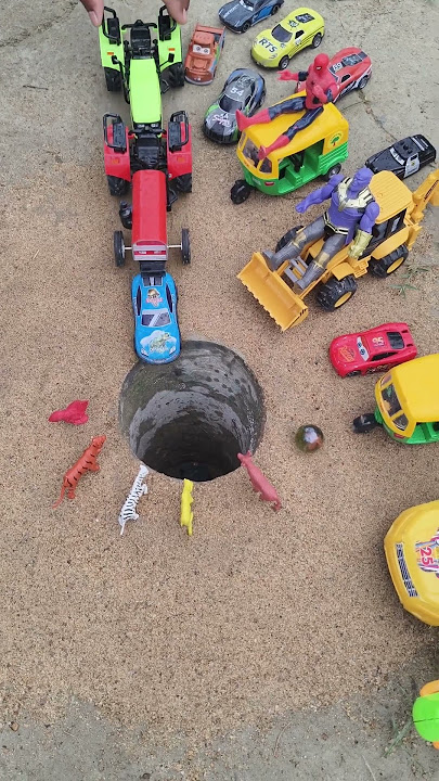 tractor pushing 3 car and red tractor 😲 into a ditch 🫣 & jcp rikshaw#toys #jcb #tractor #viral #32