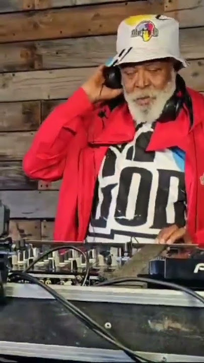 Q-Q-Quality House Music With - The Godfathers #nostalgic #experience