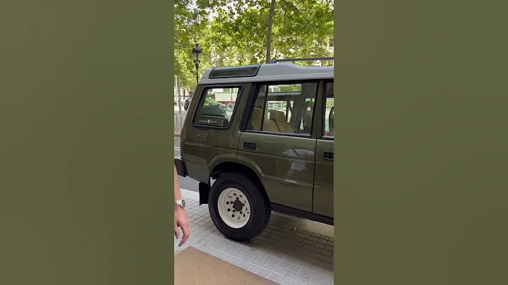 1994 Refurbished Land Rover Discovery at Touch of Modern