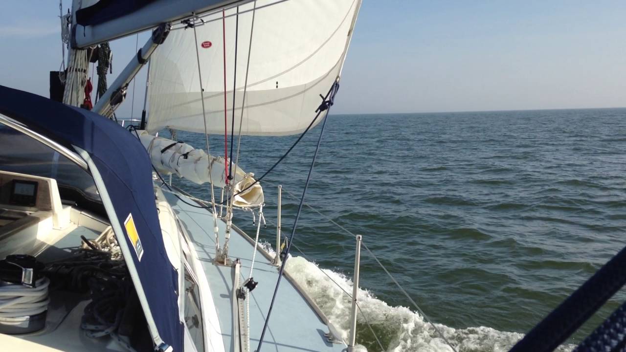 ⁣Sailing Alone Across The Thames Estuary 2016 Westerly Typhoon 'Talisker 1'