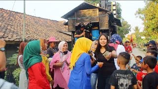 DI BALSEM VOC: ROSANAH SINGA DANGDUT PUTRA GENADES DSN.JATIROKE DS. JATIBARU KEC. CIASEM-SUBANG