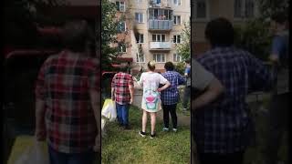 10-летняя девочка выпрыгнула из окна второго этажа горящей квартиры в Бердске