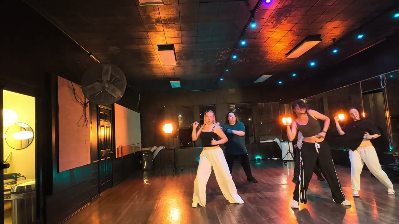 Epicenter femme hip hop dance class group 2/25/26 taught by Ahlias tiamzon 