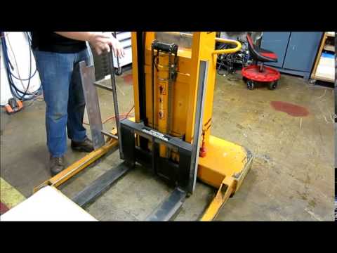 Rol Lift 2000Lbs Stacker - YouTube