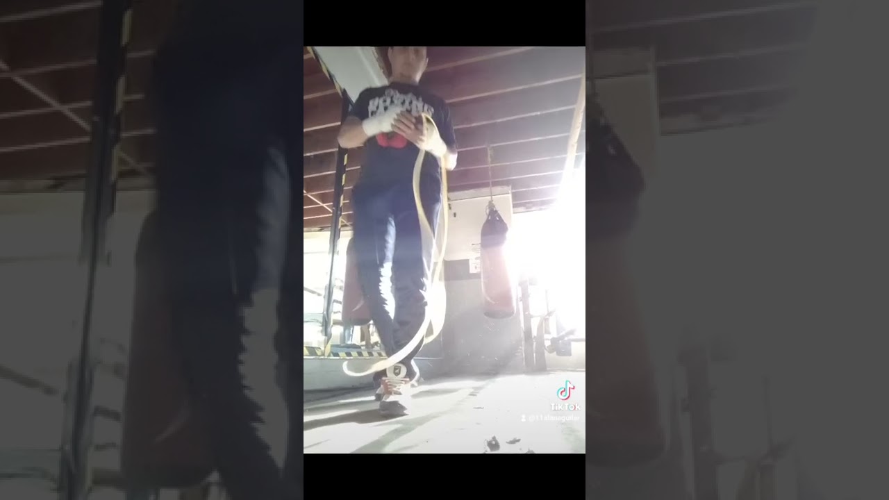 Lorenzana JR el boxeador chiapaneco demuestra valentía en Tijuana BC