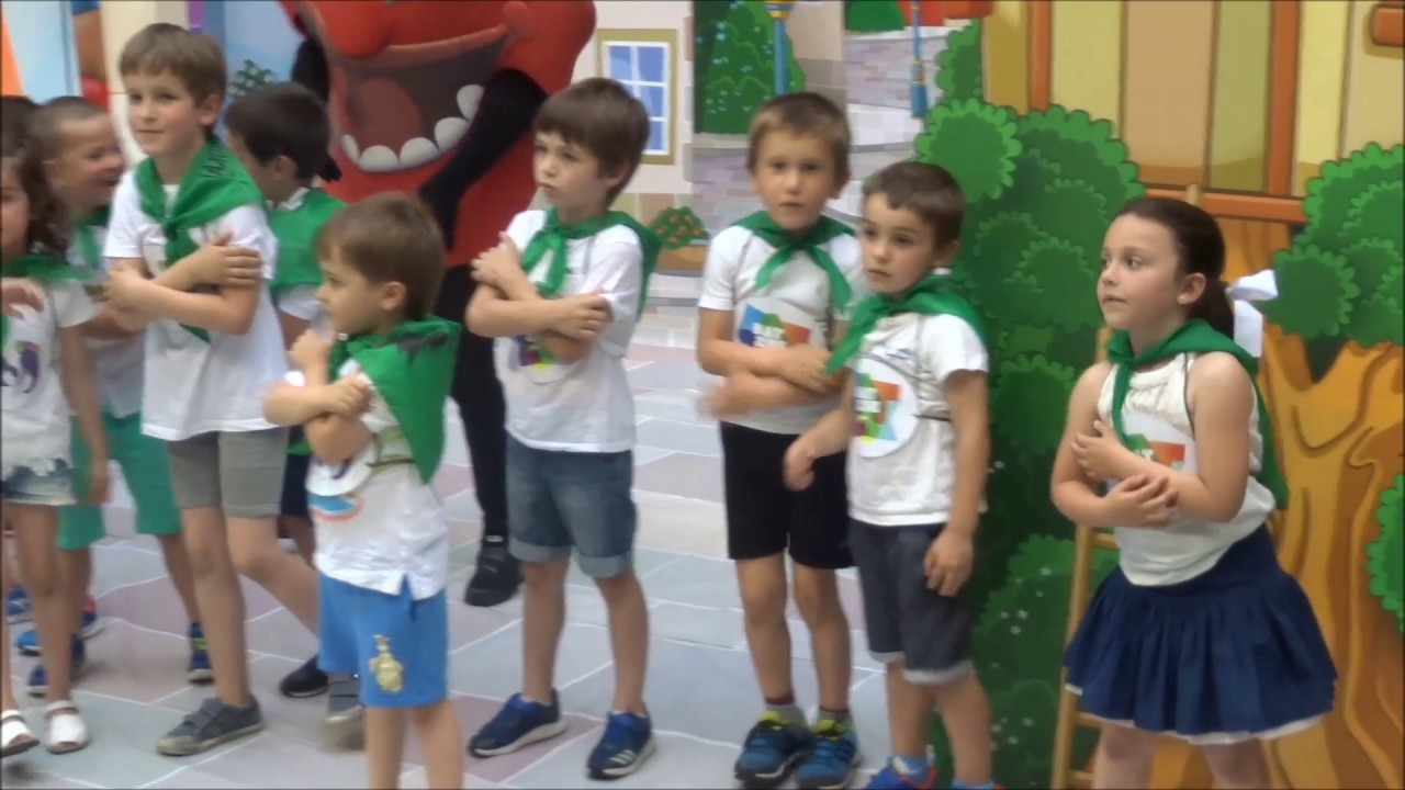 Pirritx, Porrotx eta Marimototsekin kantuan. AGUR BAT LAGUN MAITE (2.saioa)