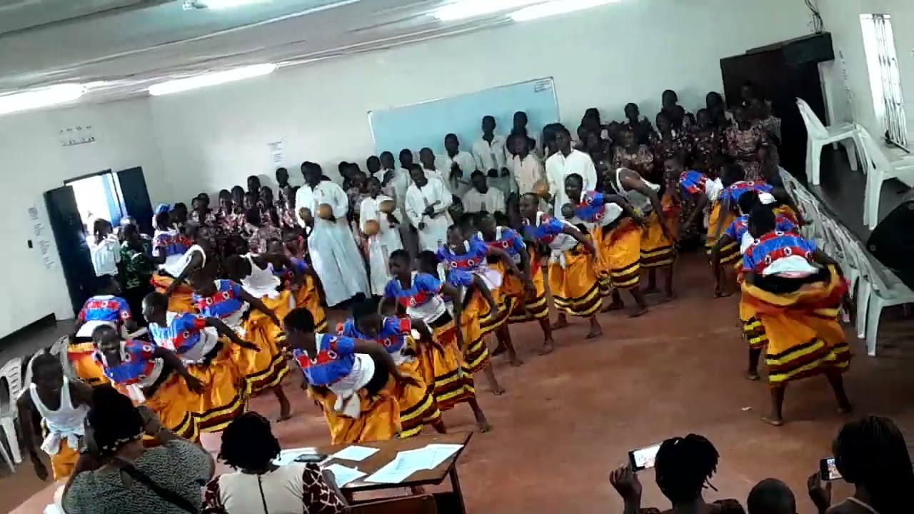 MBAGA DANCE BY LUBIRI HIGH MAIN COMPAS