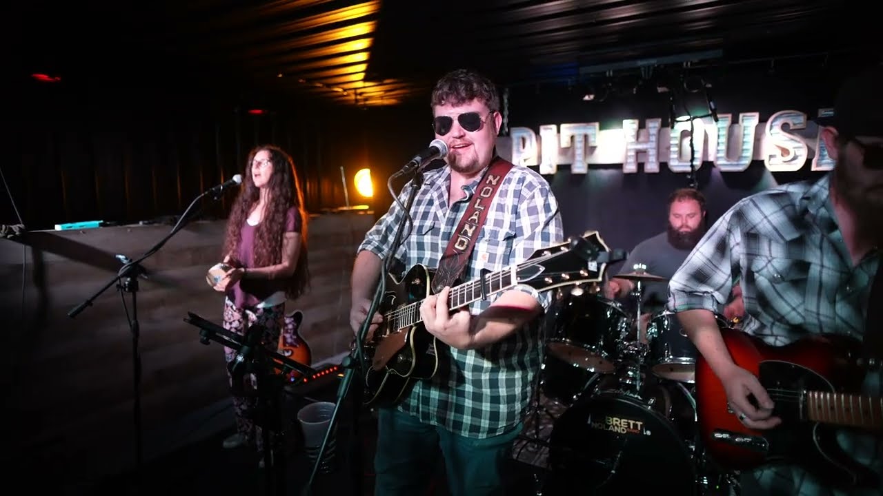 Liquor Stores And Churches - Brett Noland LIVE at The Pit House