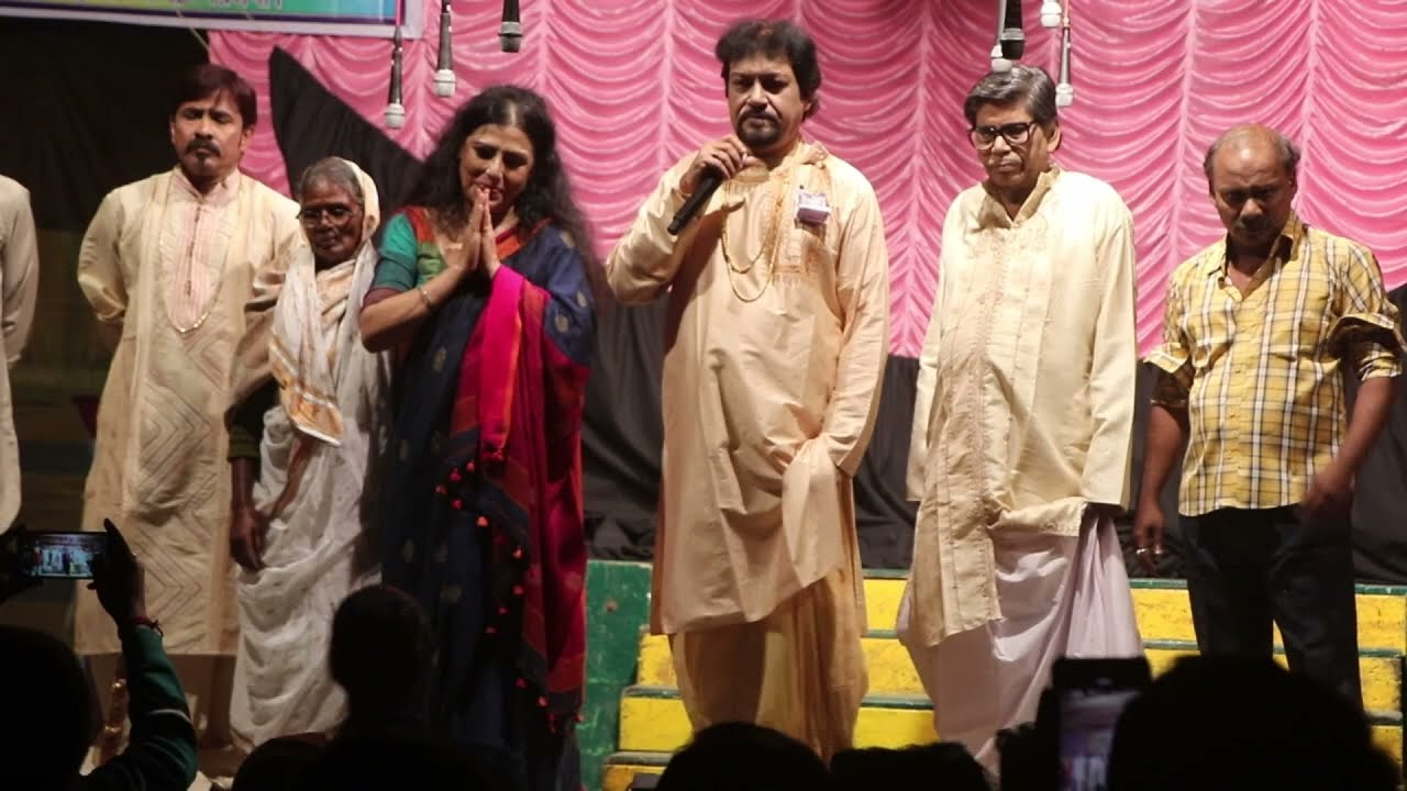 Katta kokraklari bolgan jingalak godakni bir yigit qin orqali sikadi