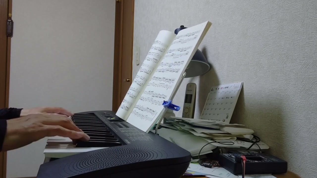 49鍵キーボードのための練習曲(バッハ) - YouTube