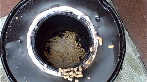 Biomass gasification experiment -- adding more fuel again (part 14)