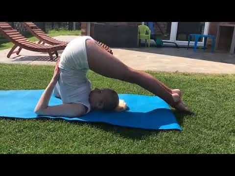 yoga girl contortion