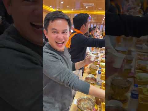 Shangri-La မှာရှိတဲ့ ရှောင်ကောကောတွေ ကပြတဲ့ စားသောက်ဆိုင်....