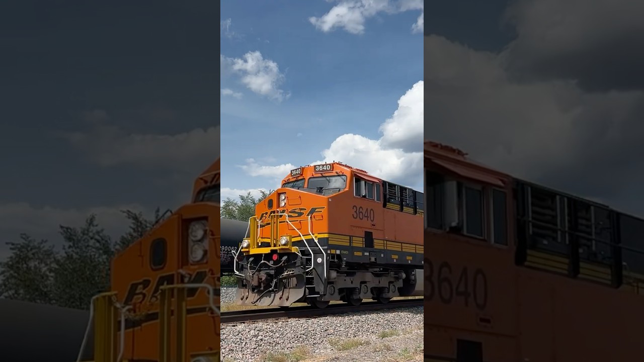 BNSF ET44ACH 3640 Leads AZ Coal Loads on the Siding!
