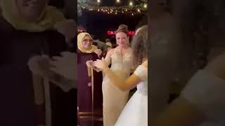رقص ريهام عبد الغفور فى فرح بنت اختها?