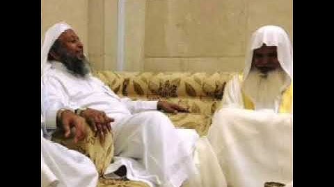 تلاوة نادرة للشيخ محمد أيوب رحمه الله خلفه الشيخ علي الحذيفي حفظه الله يفتح عليه