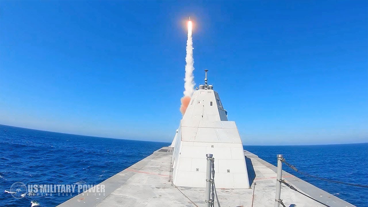 USS Zumwalt (DDG 1000) Firing SM-2 Missile For The First Time #shorts