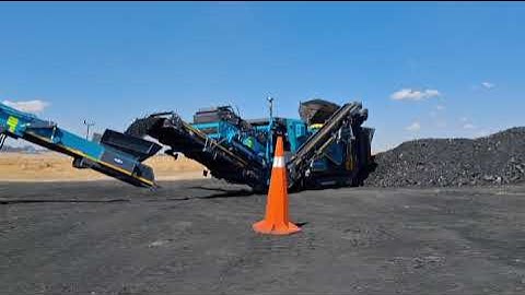 320 SR Impact Crusher running with CT 80 Stacker conveyor.