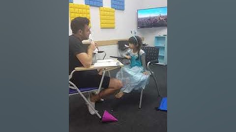 [ST2-003+009- Video Speaking Test Unit 3]- Minh Khuê