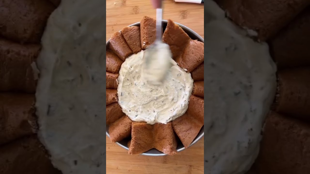 Tiramis Pandoro Cake (recipe in description)