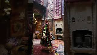 #카파도키아여행 #술탄카펫 연기 정말 못한다 웃겨죽는줄..ㅋ내가 찍어달라해놓고 포즈를 못 잡겠어서 미안하네#cappadocia #sultancarpets #튀르키예 #터키여행🇹🇷