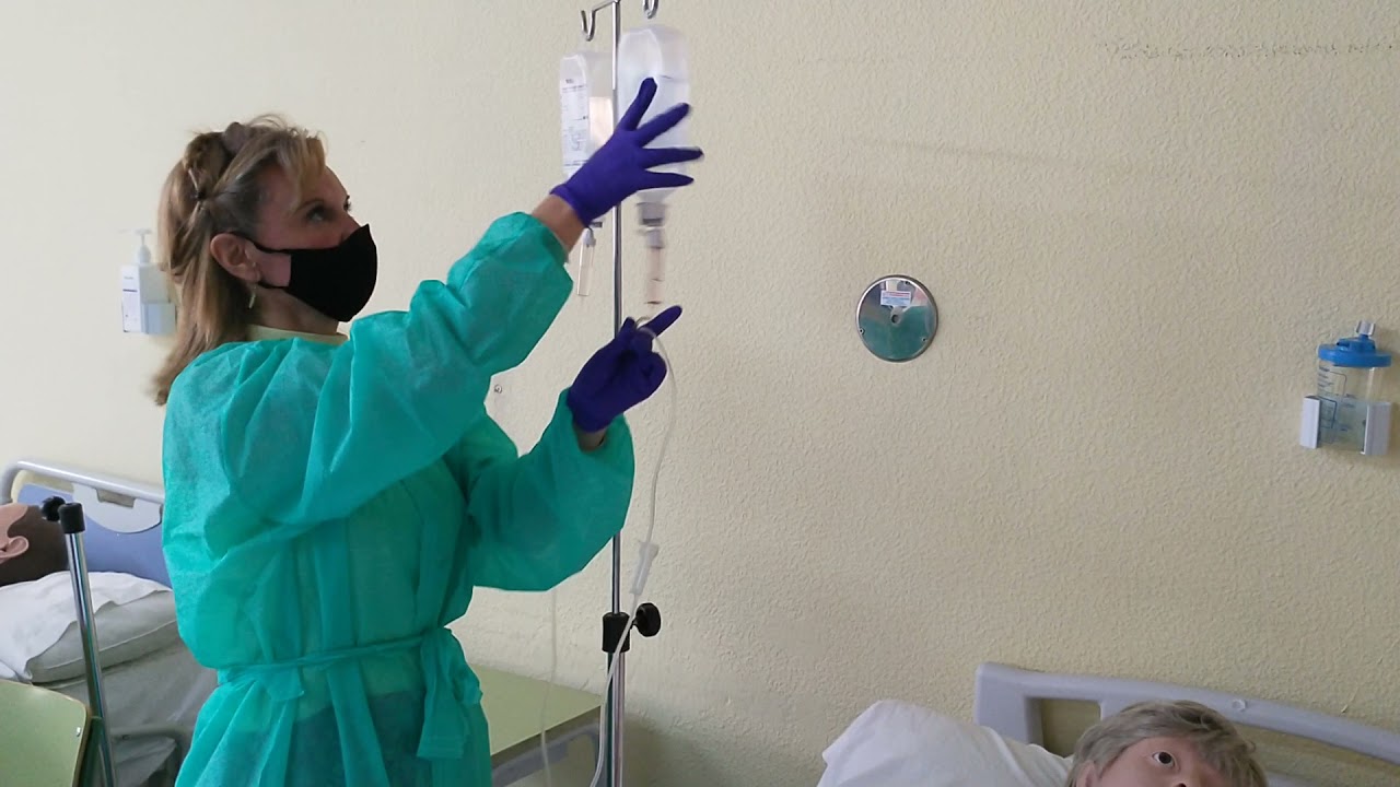 14-Cambio de camisón a pt con suero