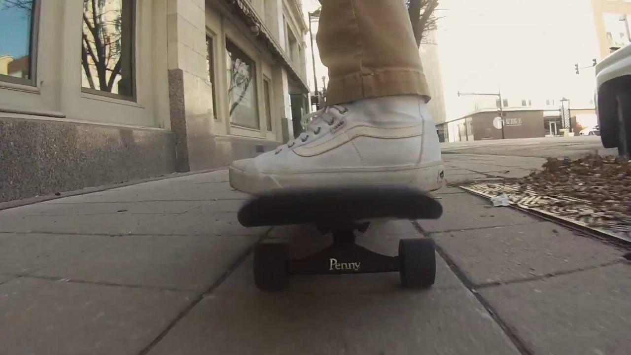 Penny Board Skateboard Cruiser 32 Joy riding at Skatepark