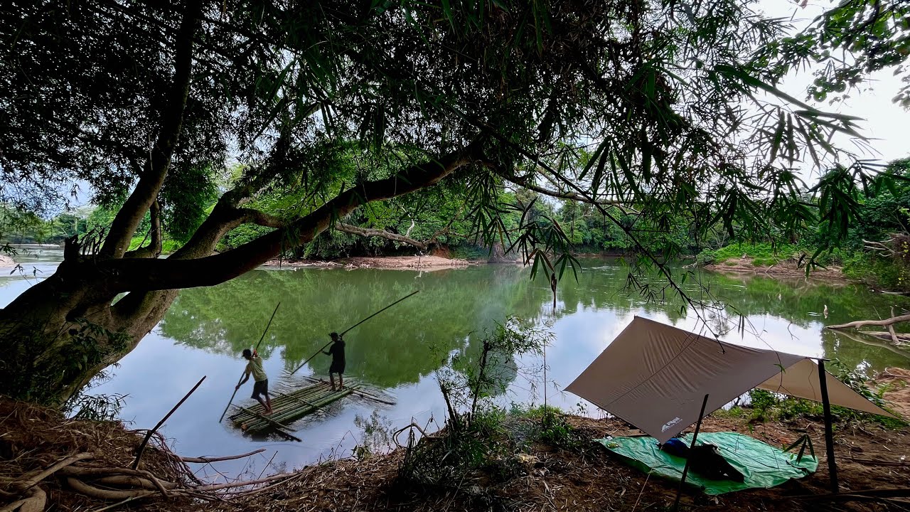 Camp Fising Hulu Sungai Wahau Hunian Ikan Besar, di Guyur Hujan Deras Membuat Rakit Untuk Menyebrang