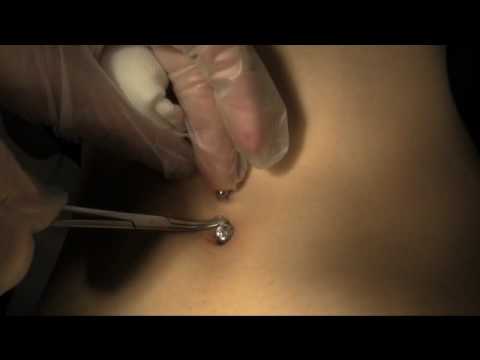 へそピアス装着 その２ Navel Piercing Case2