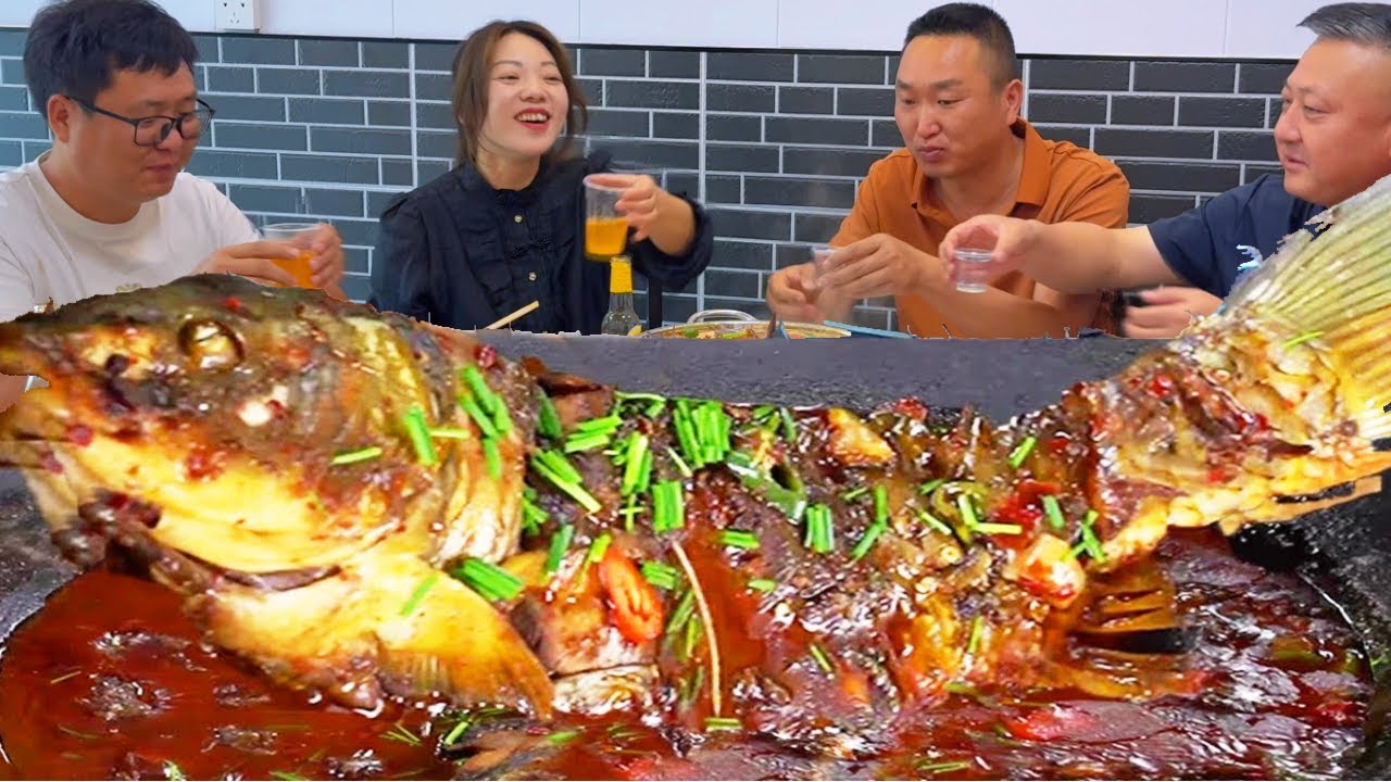 抓20斤聶河魚，二弟做“鐵鍋燉大魚”，香辣入味一桌人吃爽了【鐵鍋視頻】