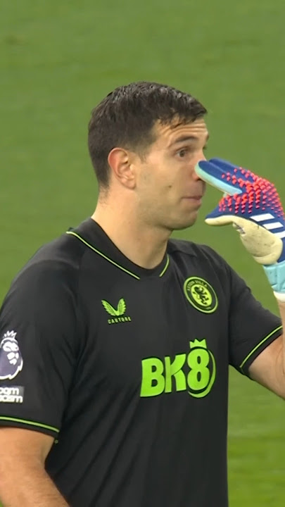 “No chance.” - Emi Martínez (v Man City) 😤 #Shorts #AstonVilla #EmiMartinez