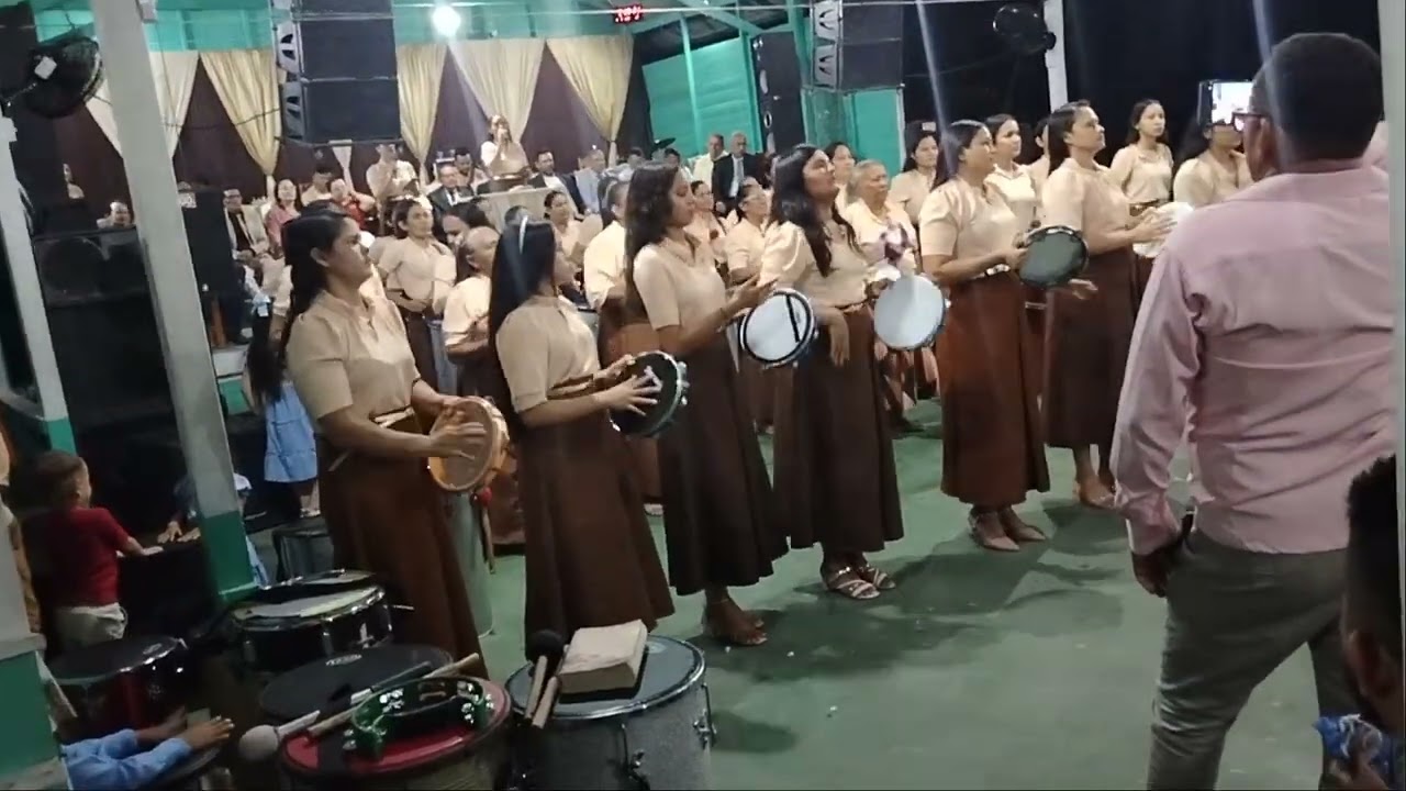 Banda de percussão Exército de Miriã.