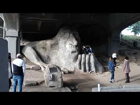 gas works park walk thru and checking out the Fremont troll too!!!