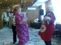бабушка круто танцует таджикский танец