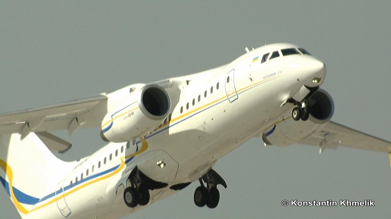 Ан-158 UR-NTN МАКС 2011