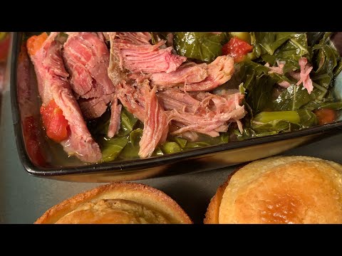 SOUTHERN STYLE COLLARD GREENS And CORNBREAD