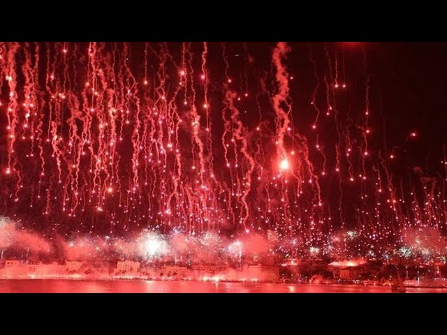 Hajduk Split training watched by 3,000 rowdy fans with flares and