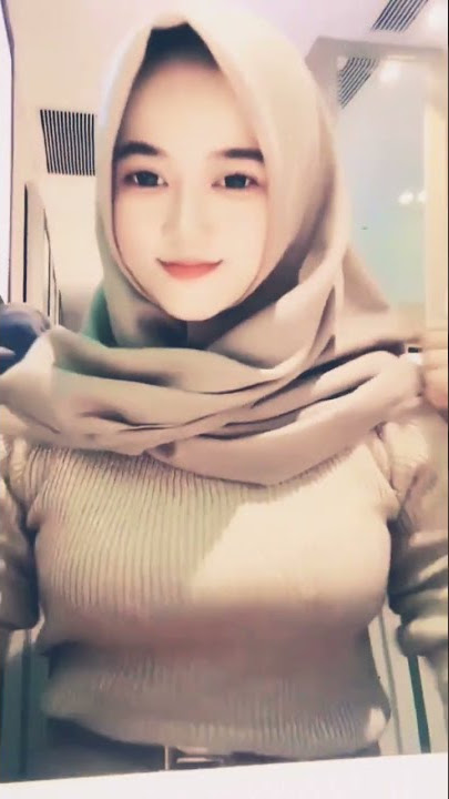 Wanita Berjilbab Yang Cantik Manis Menggoda