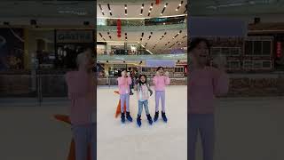 FLO FLA TIKTOKAN SAMBIL MAIN ICE SKATING 👍 HEBATTTT