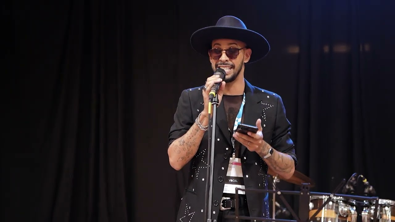Apresentação de canto no Recital 2024 da Ponto Musical