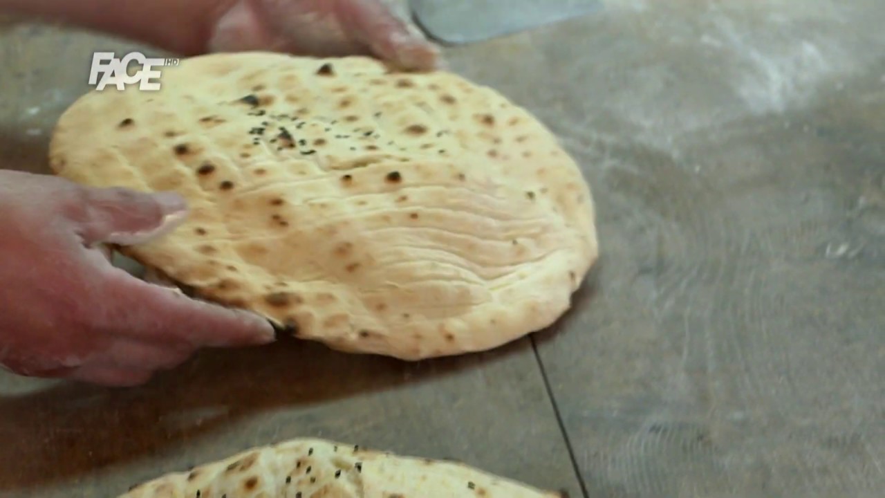 Kako se prave somuni: Tradicija svakog Ramazana, danima kada mirišu čaršije